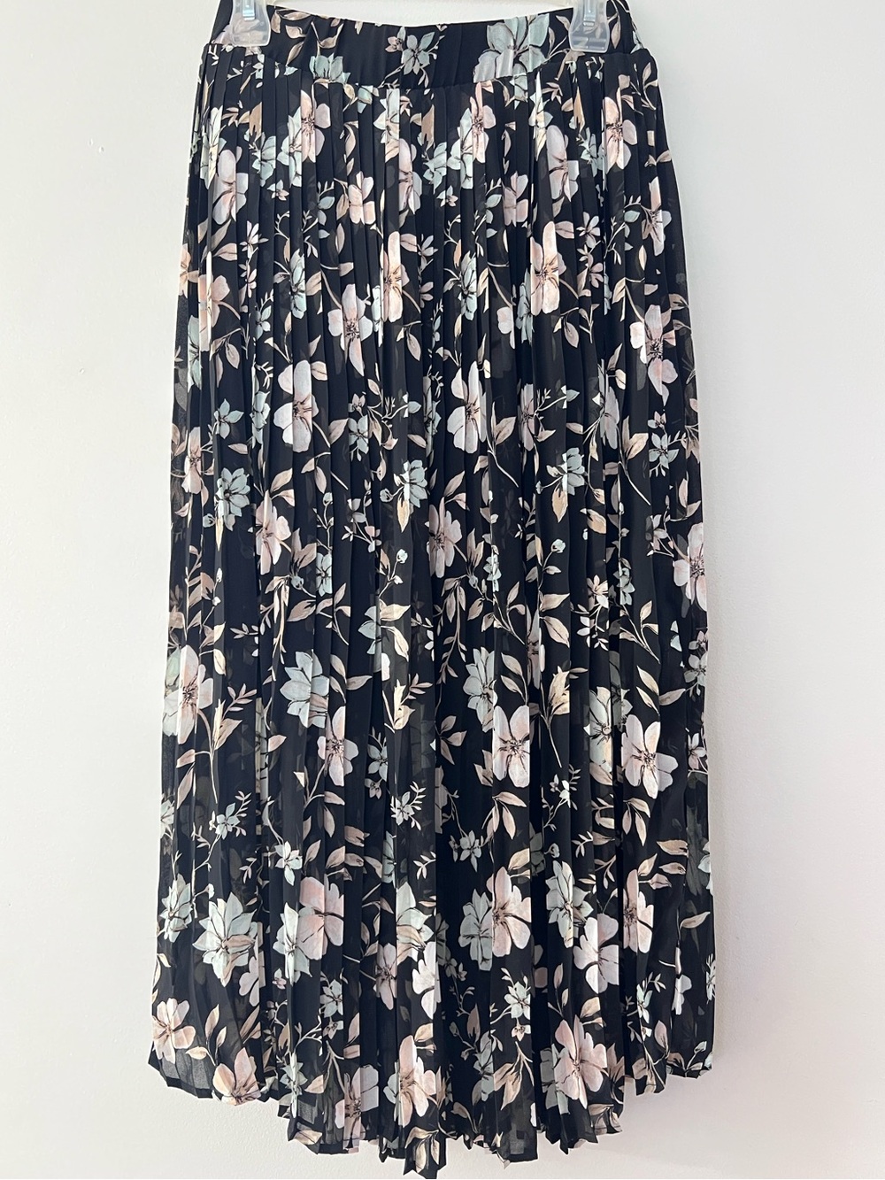Suzy Shier Pleated Black Floral Midi Skirt - Picture 3 of 4